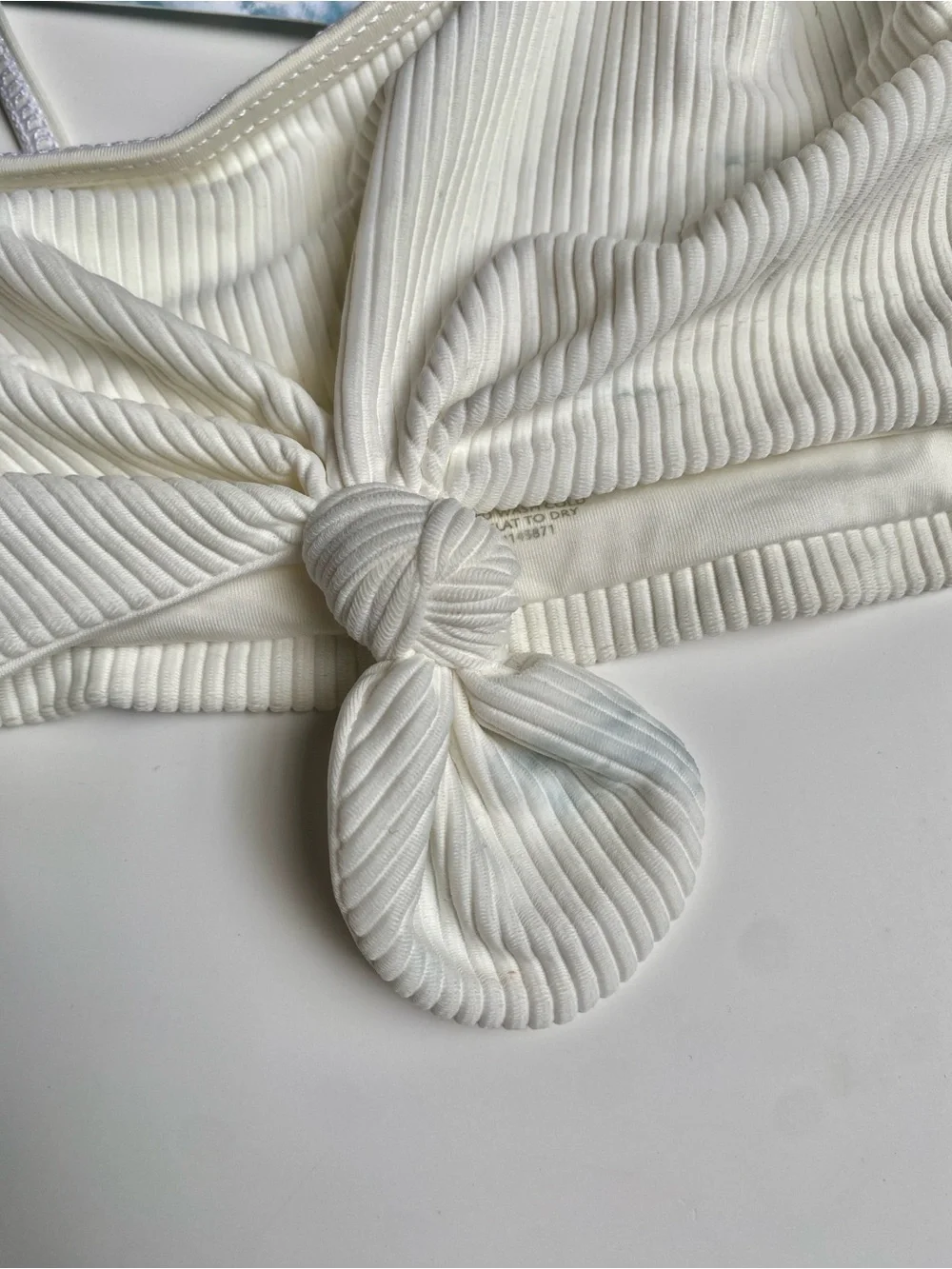 Frankie's Bikinis Ribbed Knot Front Swim Bra in Off-White (M)